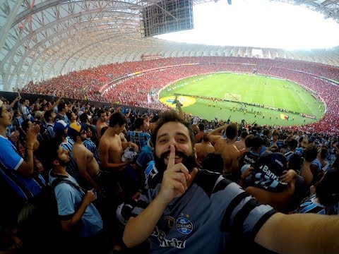 "PAPAI TÃ AQUI, VIU?!" Barra: Geral do Grêmio • Club: Grêmio