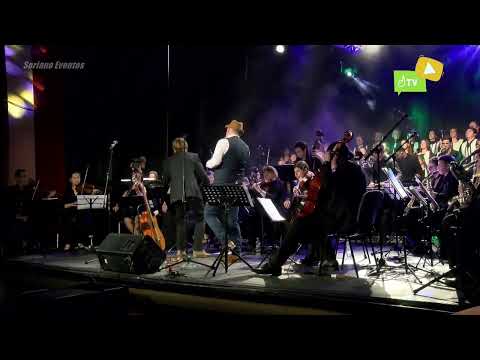 Orquesta Participativa de Soriano junto al "Chacho" Ramos