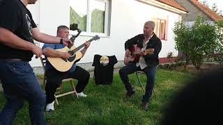 Gitáron veszèlyesek - Bankfalu- Dèlibáb