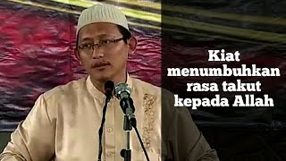 Download lagu Kiat menumbuhkan rasa takut kepada Allah - Ustadz Badrusalam mp3