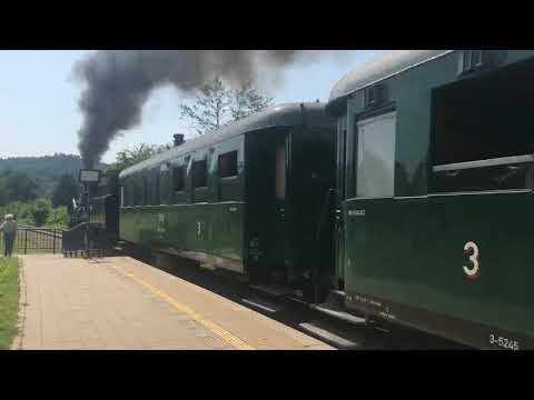 Čtyřkolák 434.2186 projíždí zastávkou Luka pod Medníkem