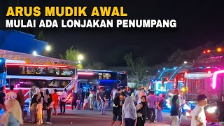 Download lagu ARUS MUDIK AWAL || TERMINAL BATOH MULAI DIPADATI PENUMPANG mp3