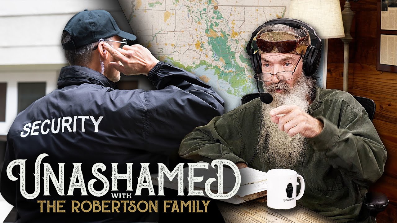 Ep 889 | Phil Gets Chased Down in the Church Parking Lot for a Baptism & Jase Is Fired Up over It