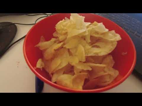 MongoTV_13064 - Del 4 - VASKER TØJ EN VARM SOMMER SØNDAG OG SPISER CHIPS