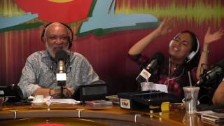 Diana Filpo apecha cantando las canciones de Yolandita Monge