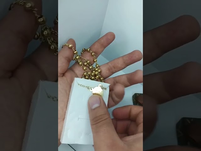 Vídeo relacionado con FaithHeart Collar Mujer Rosario Acero Inoxidable 316L Cuentas Blancas Medalla Virgen María Cruz Santo Rosario Collar Religioso Amuleto
