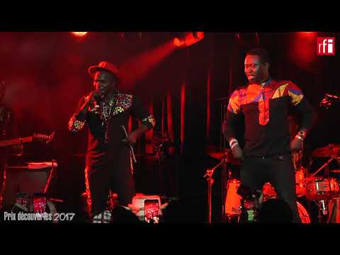 M'Bouillé Koité interprète "M'Bifè" en live