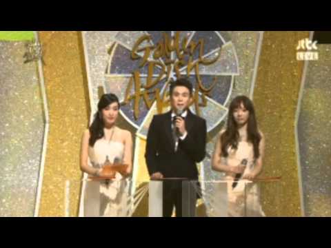 140116 #GoldenDisk Taeyeon & Tiffany MC Cut 15