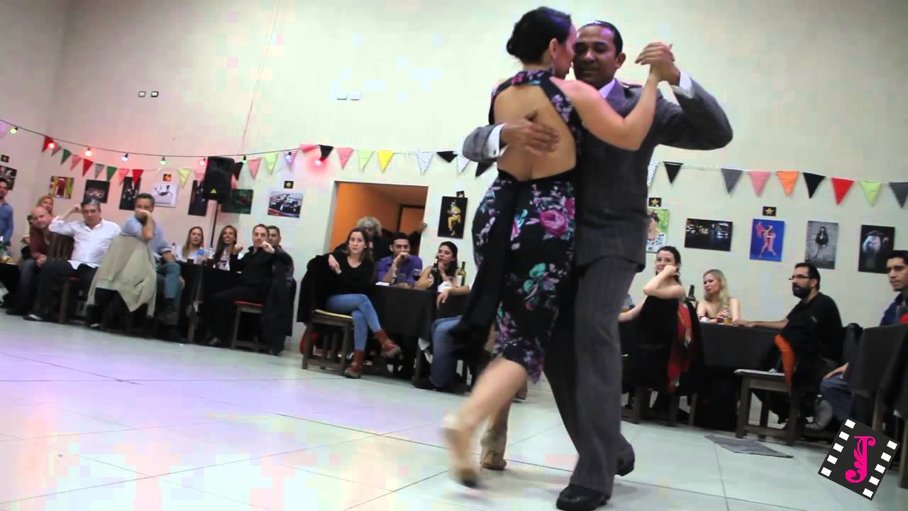 CRISTIAN CISNEROS y LAURA ZARACHO en La Traicionera (Milonga)