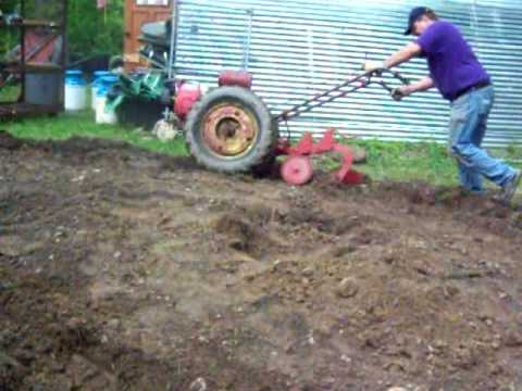 How to Use a Disc Harrow Model 300