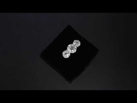 1920s Traditional Three Stone Diamond Ring in Platinum M1789