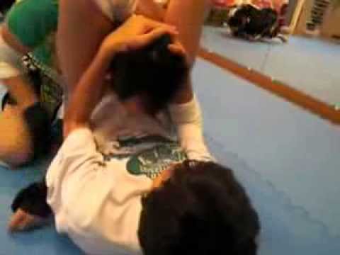 尼崎総合格闘技ジムＢＭＣ　マウント返し～三角締め　2013年11月5日（火）