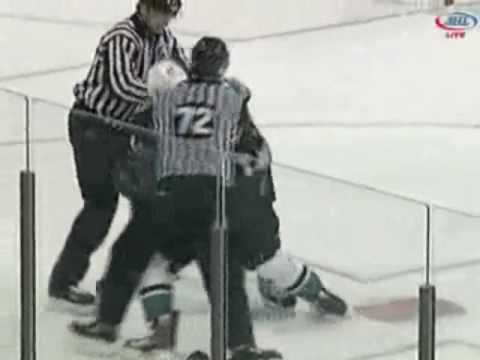 Nick Petrecki vs Richard Clune