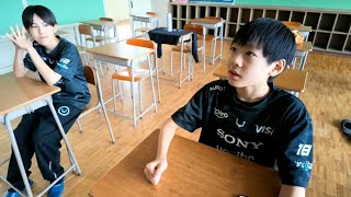 学校に連れて行かれた...