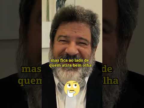Na filosofia, um dos grandes pensadores franceses, um dos grandes filósofos é Voltaire.