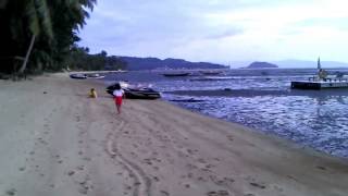 preview picture of video 'High tide vs low tide on Koh Phangan'