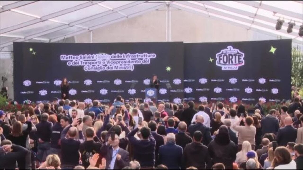 Salvini sul palco di Atreju: Oggi compleanno mia figlia, ne approfitto per farle gli auguri
