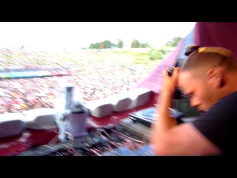 Dada Life playing Little Richard at Tomorrowland 2009