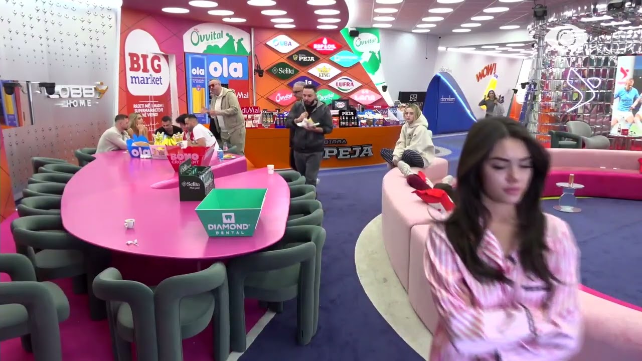 Ju jeni llumi/ Selin debaton me Artanin: Nuk ke karakter