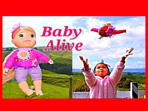 BABY ALIVE Doll Flying Plays n' Giggles Baby Doll Saw the Sheep Little Lamb Kids Balloons and Toys Video