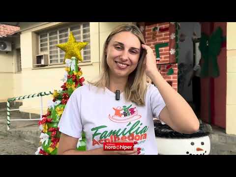 Portas decoradas se transformam em atração natalina na Prefeitura de Capivari de Baixo 