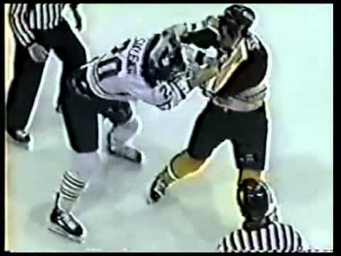 Hockeyfighters.cz  Mike Siklenka vs Jody Shelley.wmv