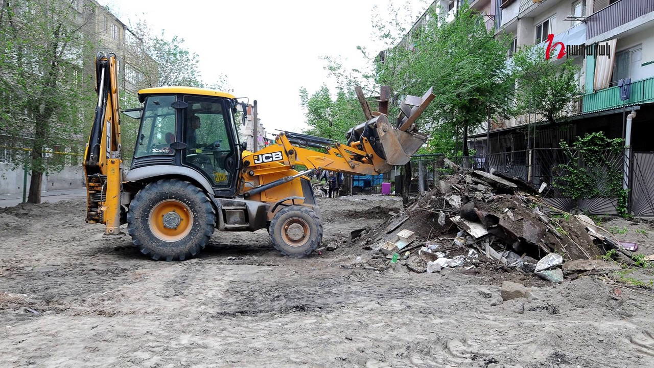 Աէրացիա թաղամասում բակեր են բարեկարգում