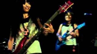 Shonen Knife - Buttercup (I&#39;m a Super Girl)  (Live 09/08/2010)