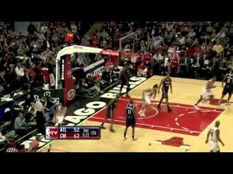 Derrick Rose flashes inside the paint and gets the layup to fall in