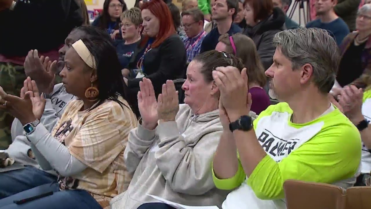 Parents plea for board to reject Denver school closures