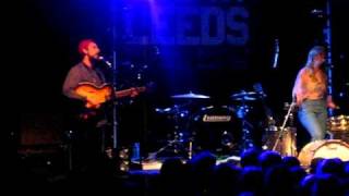 Giving up on love - Slow Club Live at Leeds