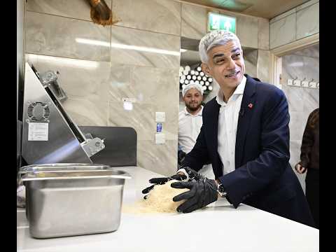 Londra Belediye Başkanı Sadiq Khan Haringey’de Türk restoranını ziyaret etti, künefe yaptı
