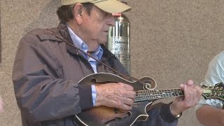 Bluegrass music legend Bobby Osborne visits mandolin-making class