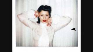 Paola Iezzi &#39;wrapped around your finger&#39;