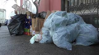 Emergenza rifiuti a Roma, continuano i disagi Emergenza rifiuti a Roma, continuano i disagi