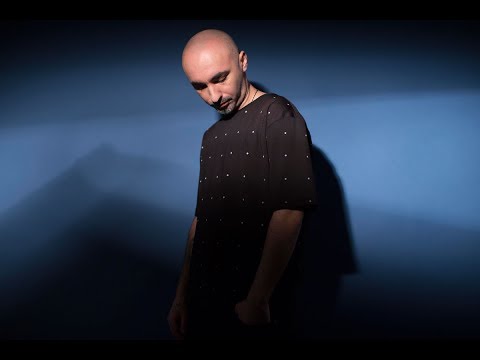 Cabron feat. Iony & Puya - Lumea te vinde