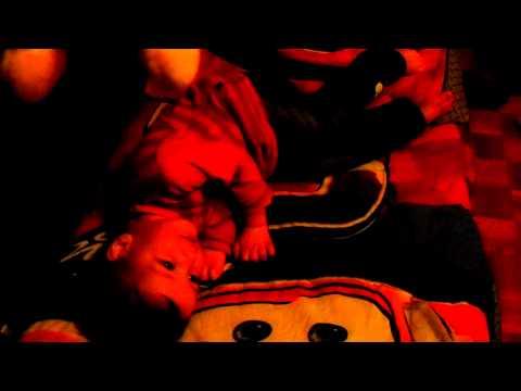 Edouard qui découvre son lit