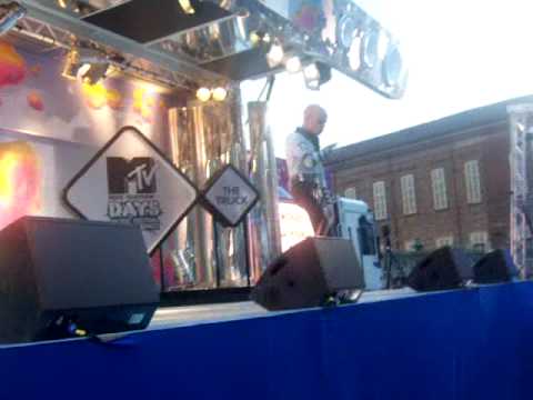 MICHAEL JACKSON DAY - 25/06/10 ; Cisky Dancing!