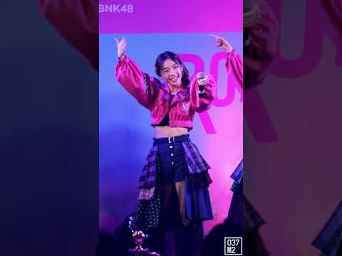 200830 BNK48 Pun - คุกกี้เสี่ยงทาย @ Road Show Pattaya [Fancam portrait 4K60p]