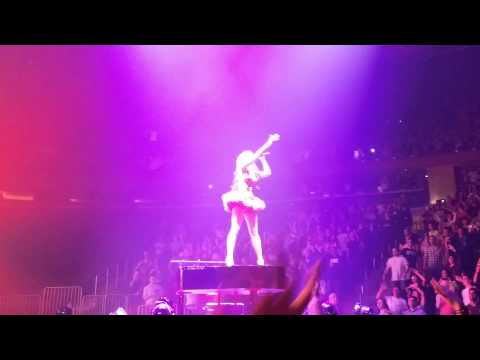 Armin Only - Madison Square Garden NY 4/11/14 (vid10) (Laura Jansen)