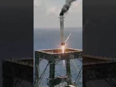 中國成功回收第一枚火箭推進器！ (China Land Their First Rocket Booster)