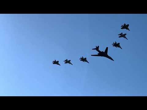 Super Bowl B1 bomber flyover 