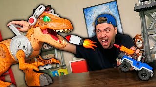 LUCCAS TESTANDO BRINQUEDOS DE DINOSSAURO !!! ( JURASSIC  PARK )