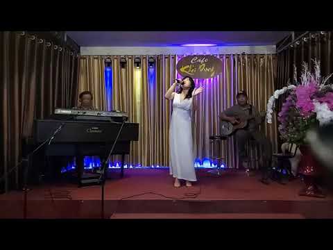 Thể hiện bởi Hoài Mỹ