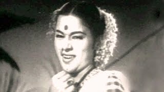 Kashi Jhokat Chalali - Asha Bhosle Molkarin Dance 