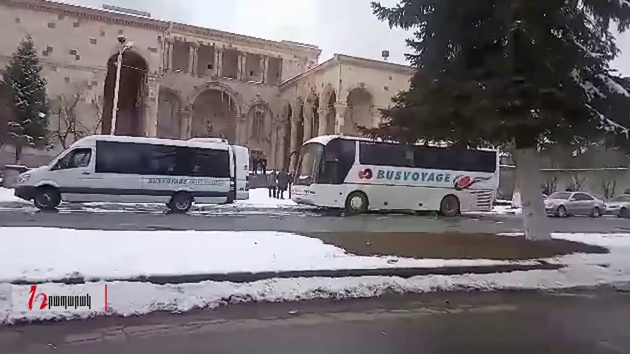 Վանաձորից ավտոբուսներով մարդկանց են բերում Երևան՝ միտինգի