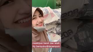 Download lagu Gadis Cantik Kuli Panggul Semen #shorts mp3