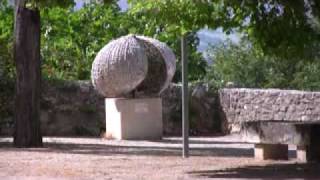 preview picture of video 'La Coste wind sculpture'