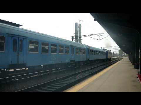 P8123 Bucuresti Nord - Slobozia Veche 21 04 2010 plecand din Bucuresti Nord cu un nor de fum