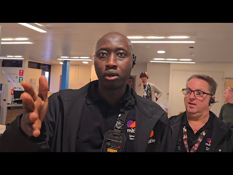 Things Get Physical at Havant Job Centre - Security Guard Doesn't Like Being Told NO!! #audit #fail